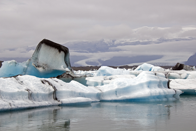 2011-07-06_10-29-12 island.jpg - Eisberge auf dem Jkulsarlon